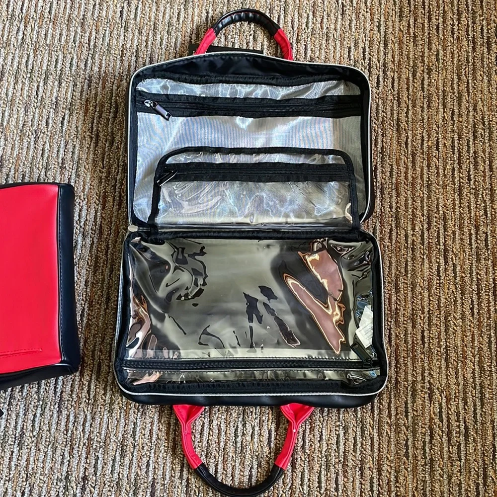 NWT Jones if New York cherry blossoms garment bag.